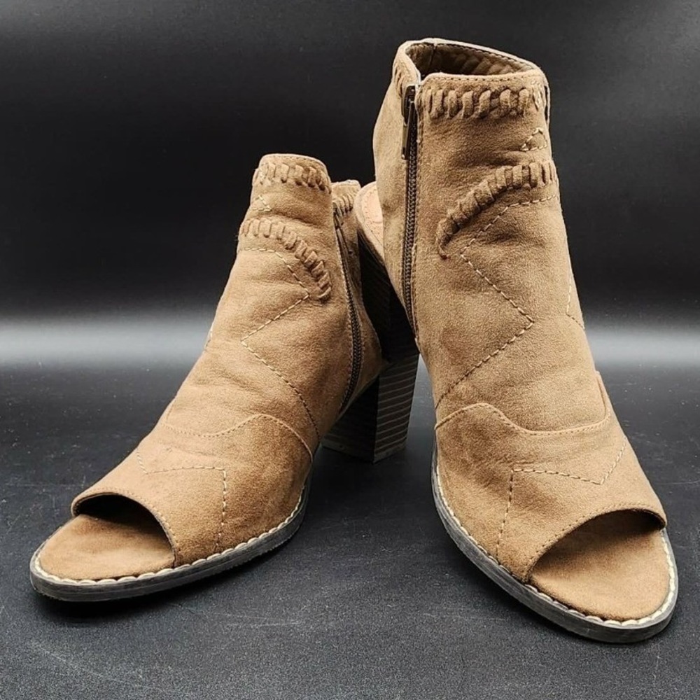 Madeline Starstruck Womens 8 Tan‎ Faux Suede Peep Toe Western Boho Ankle Booties